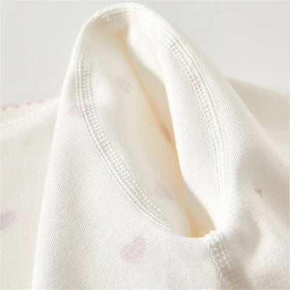 Barboteuse Cœur & Douceur™ – Combinaison Bébé en Coton (0–24 mois)