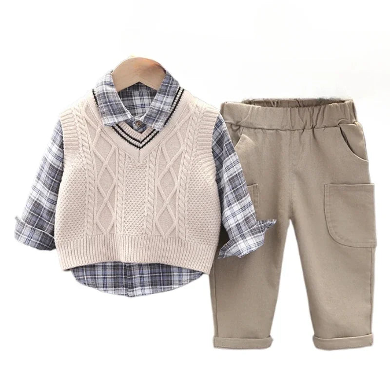 Ensemble Garçon 3 Pièces Chic Décontracté – Chemise à Carreaux, Gilet & Pantalon