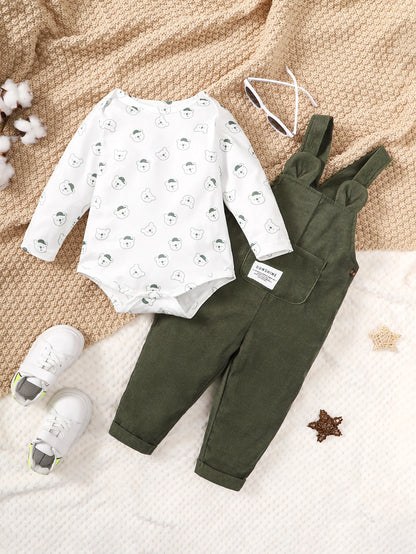 Ensemble Bébé Garçon 2 Pièces – Salopette Vert Olive + Haut Manches Longues Imprimé Petit Ours (3–24 mois)