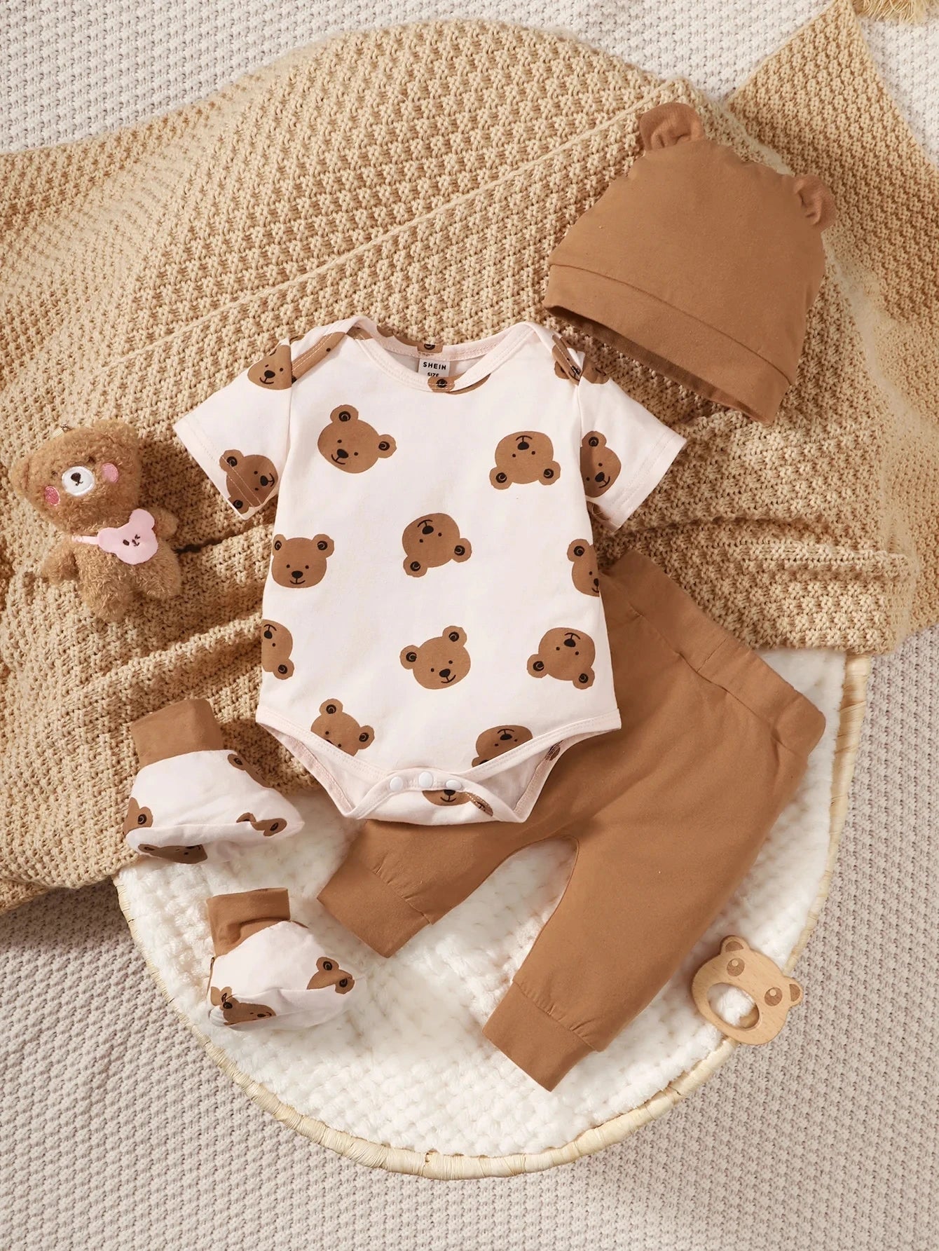 Ensemble Bébé Ourson 4 Pièces – Tenue Douce Nouveau-Né