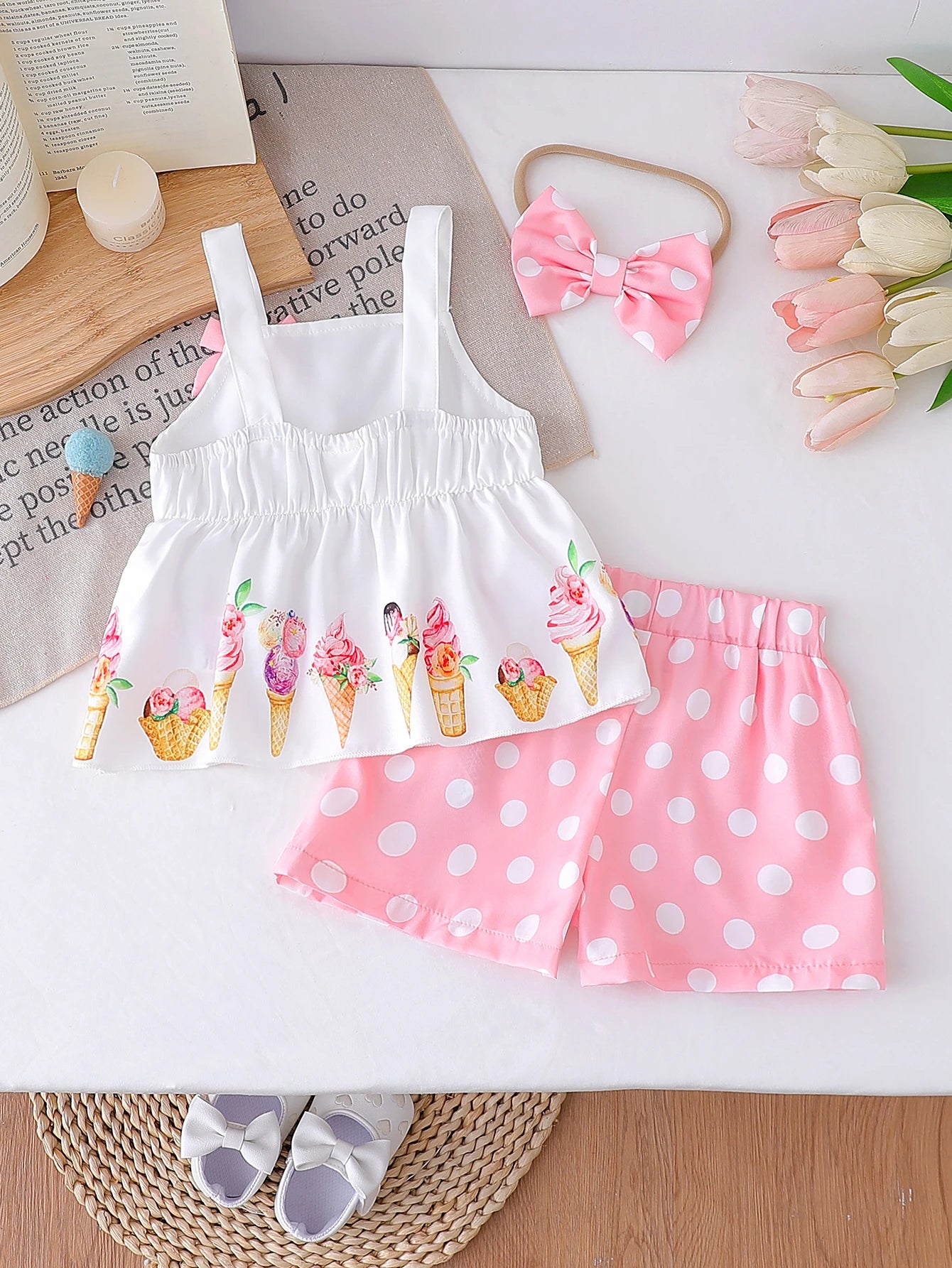 Ensemble été bébé fille crème & rose – Haut à bretelles et short à pois (2 pièces)