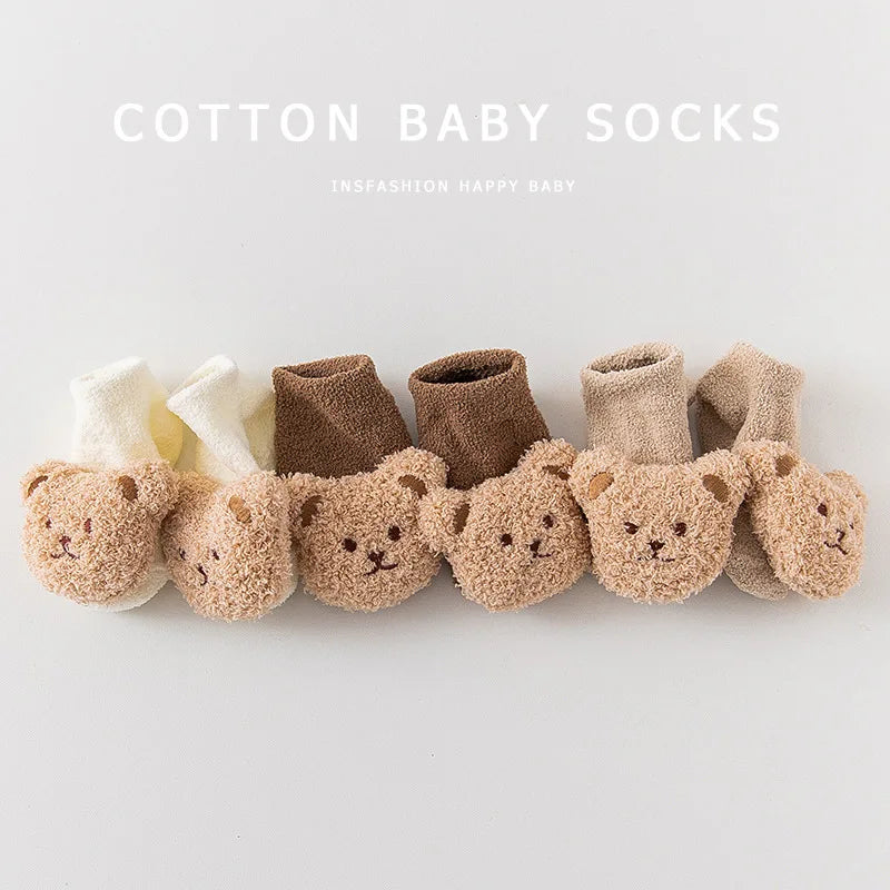 Ensemble Bébé Douceur Animaux – Bonnet & Chaussettes (0-12 mois)