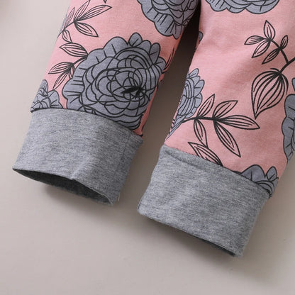 Ensemble Bébé Fille 4 Pièces – Haut à Manches Longues, Pantalon Rose & Bonnet