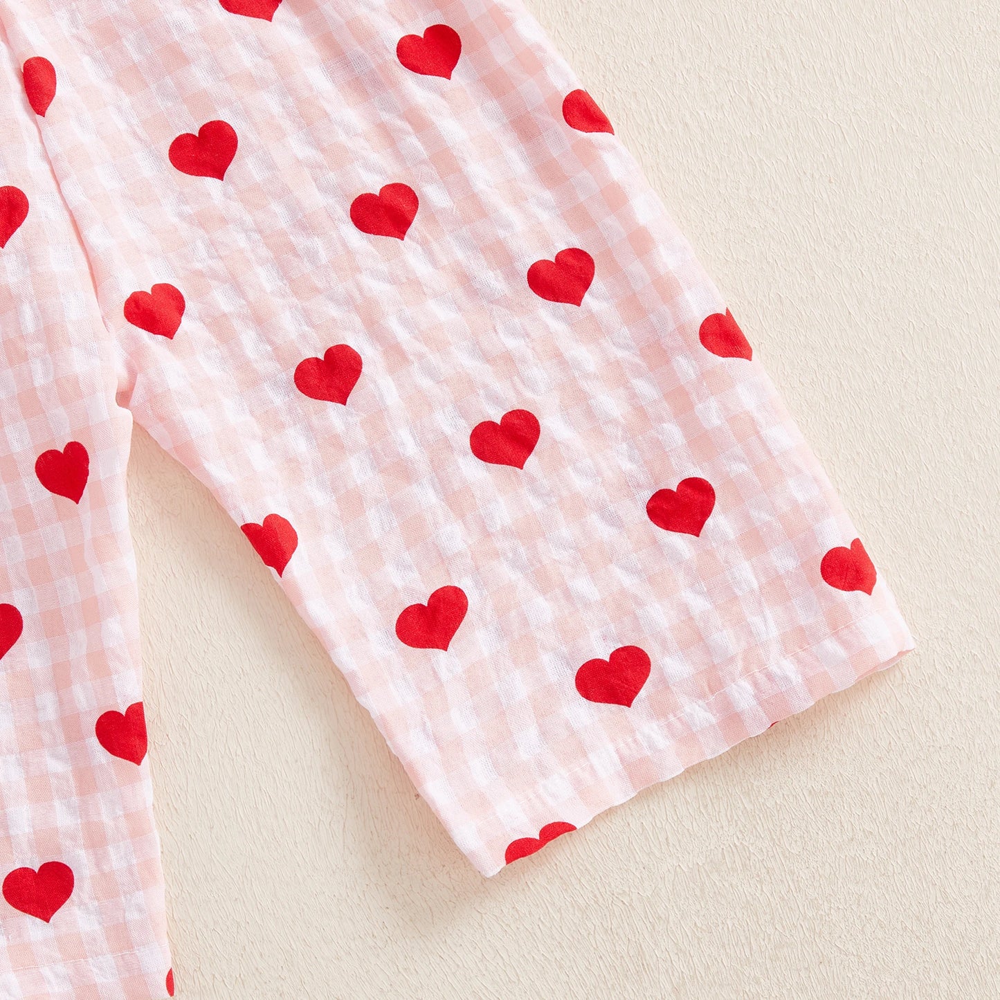 Combinaison bébé à cœurs – Fille (1–3 ans)