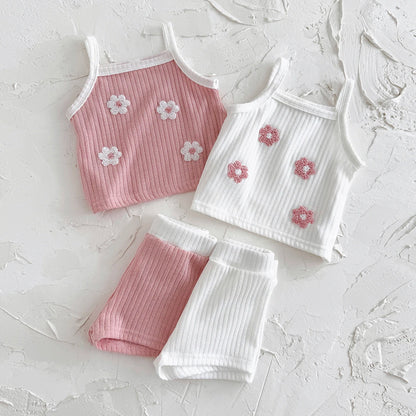 Camisole d’été bébé fille avec fleurs brodées – Haut léger et confortable (0 à 24 mois)