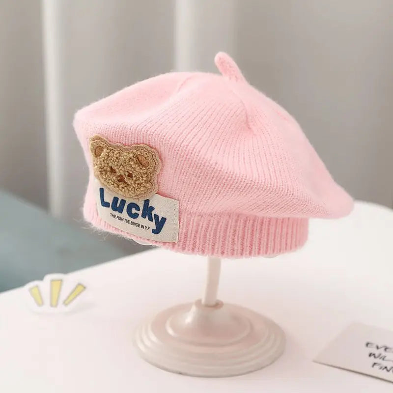 Béret Bébé en Maille Fleur – Bonnet Chaud d’Hiver