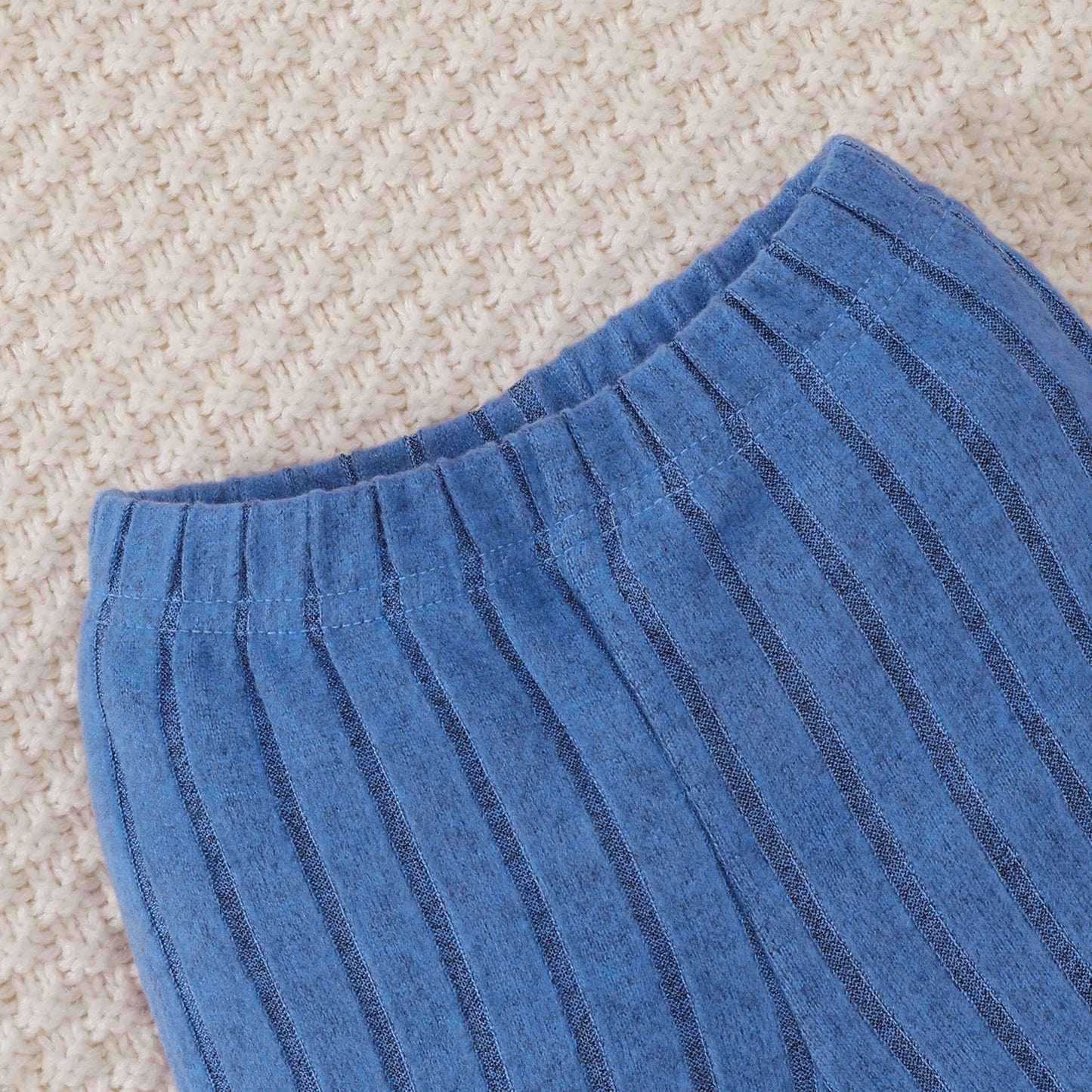 Ensemble Bébé 3 Pièces Doux & Élégant – Body, Pantalon & Bonnet