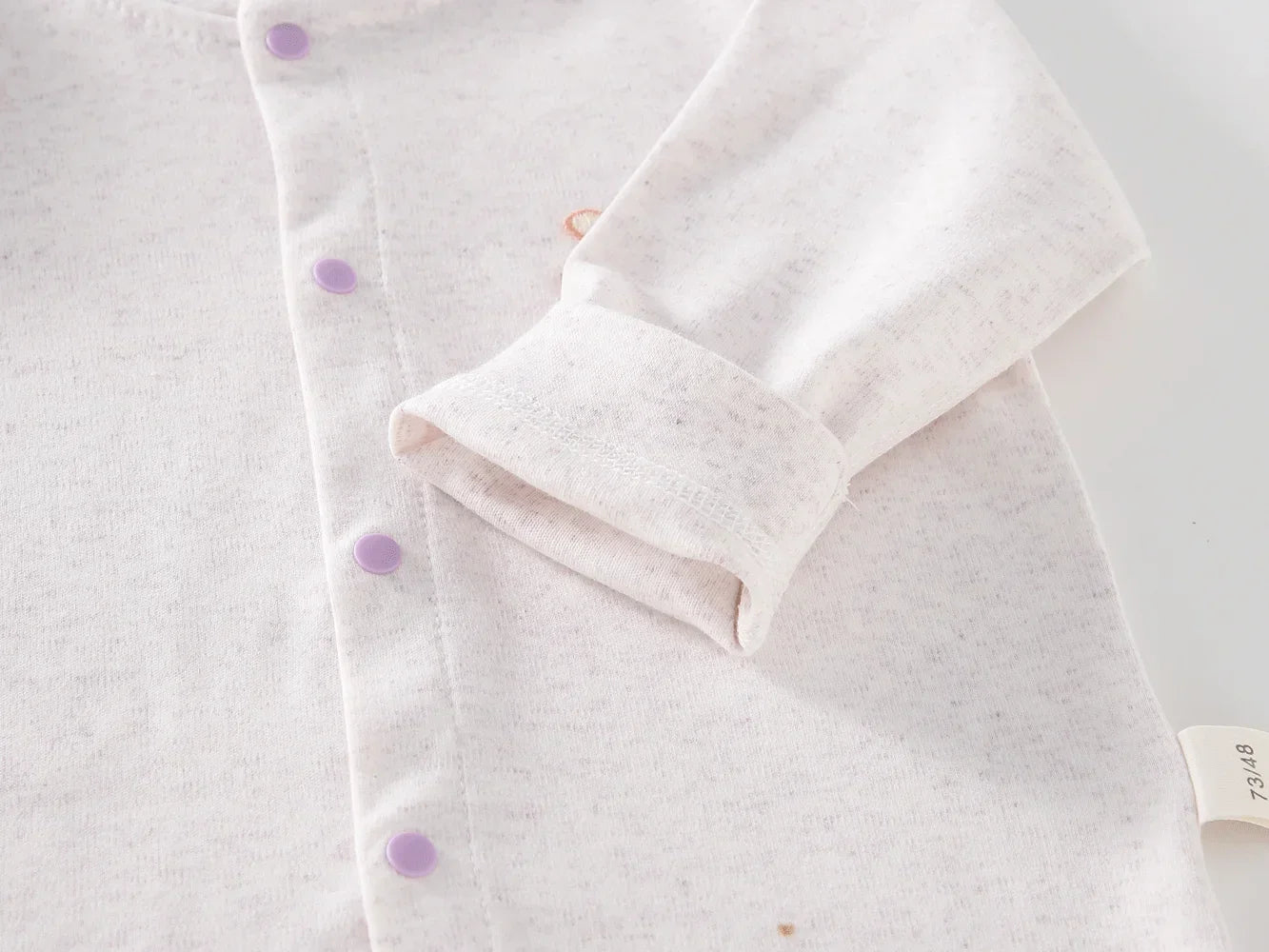 Combinaison Bébé Unisexe en Coton – Douce, Confortable & Élégante