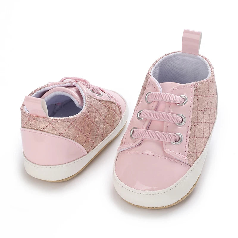 Chaussures premiers pas bébé fille – Semelle souple antidérapante – Fermeture scratch (0–12 mois)
