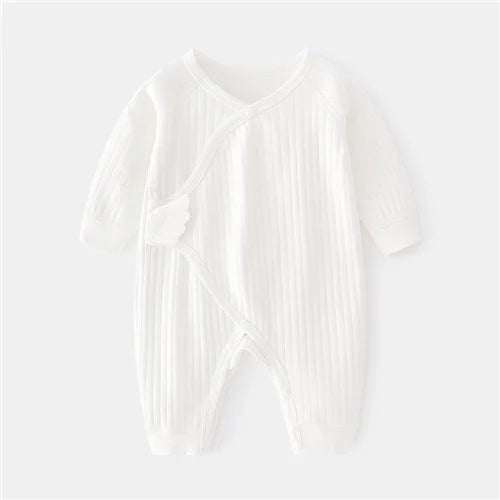 Barboteuse Douce Rêverie™ – Combinaison Bébé en Coton Confort (0–6 mois)