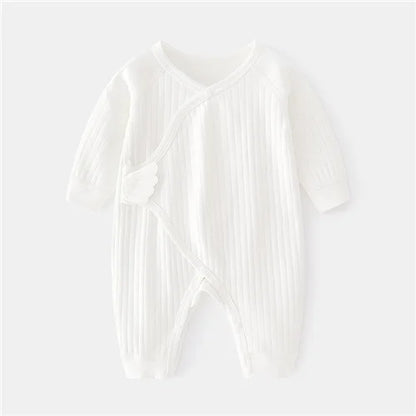 Barboteuse Douce Rêverie™ – Combinaison Bébé en Coton Confort (0–6 mois)