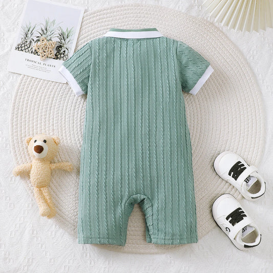 Collection Petit Trésor – Combinaison Bébé Élégante Vert Sauge