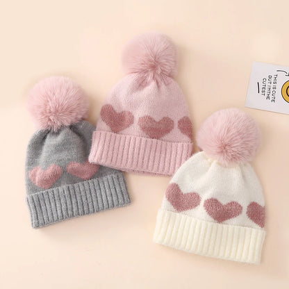 Bonnet Bébé Pompon – Chapeau Tricot Cœur Automne Hiver