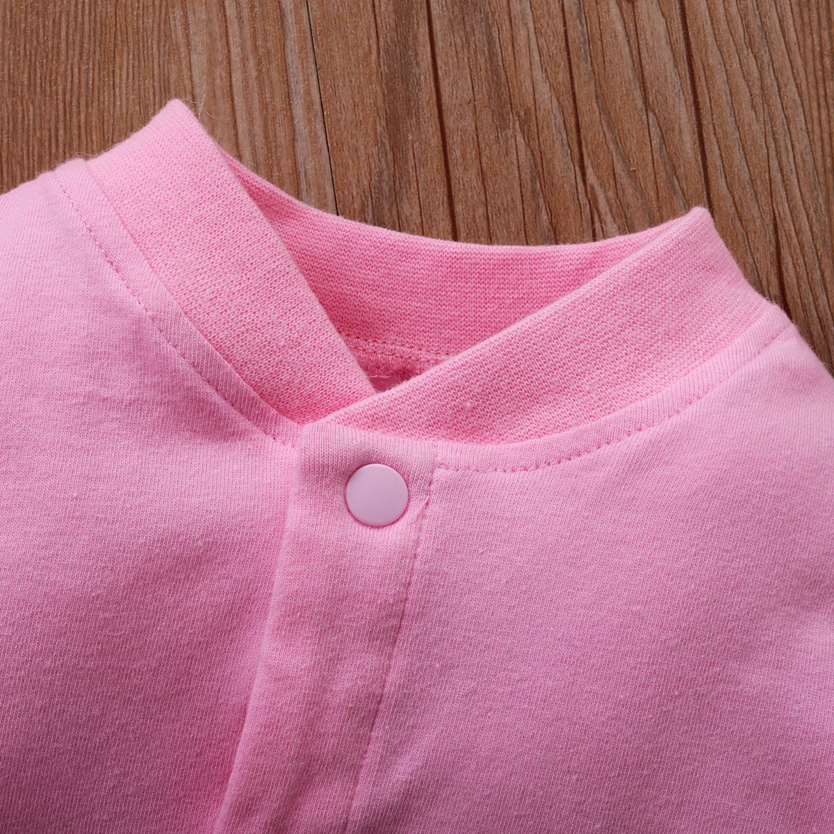 Combinaison Pyjama Bébé Rose + Bonnet – Motif Couronne | 12–36 Mois