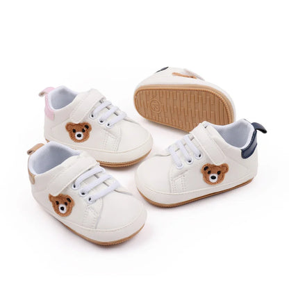 Chaussures bébé “Petit Ours” – Anti-dérapantes – Confort premiers pas (9–18 mois)
