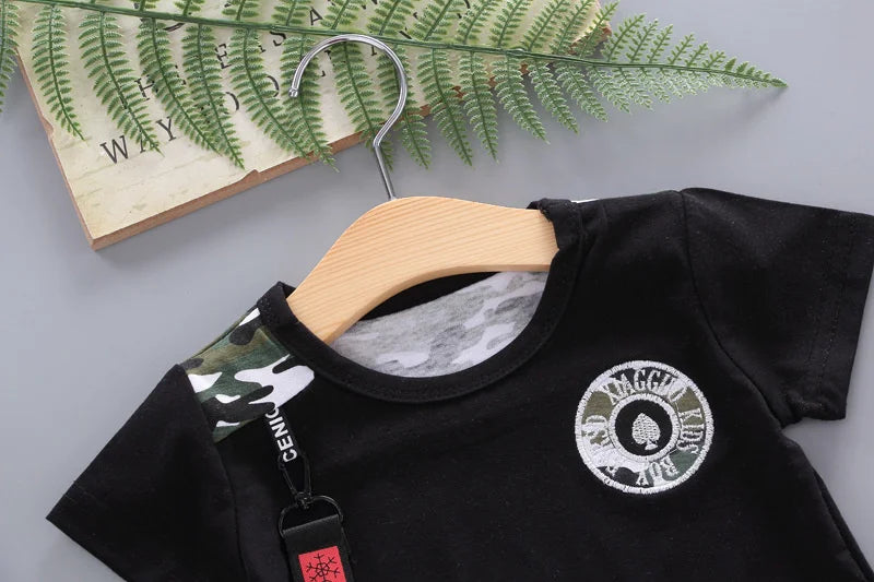 Ensemble Enfant Été – T-shirt à Manches Courtes & Short Confortable