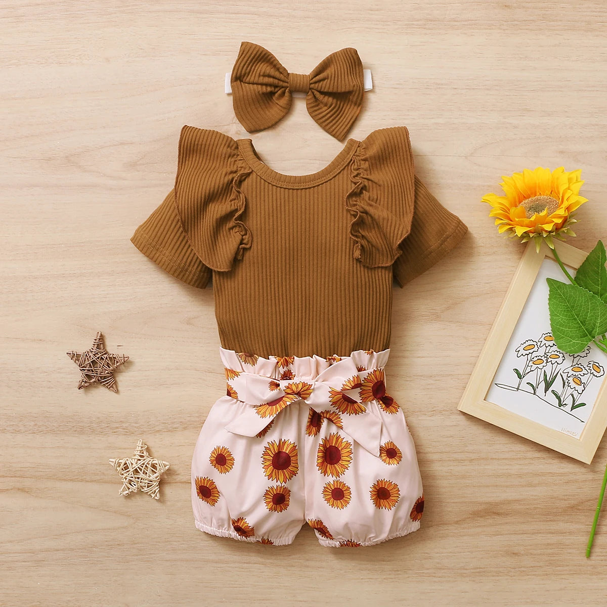 Tenue d’été bébé fille – Haut à manches volantées + short motif tournesols