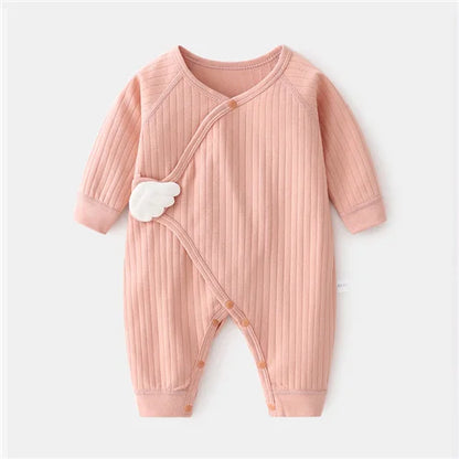 Barboteuse Douce Rêverie™ – Combinaison Bébé en Coton Confort (0–6 mois)