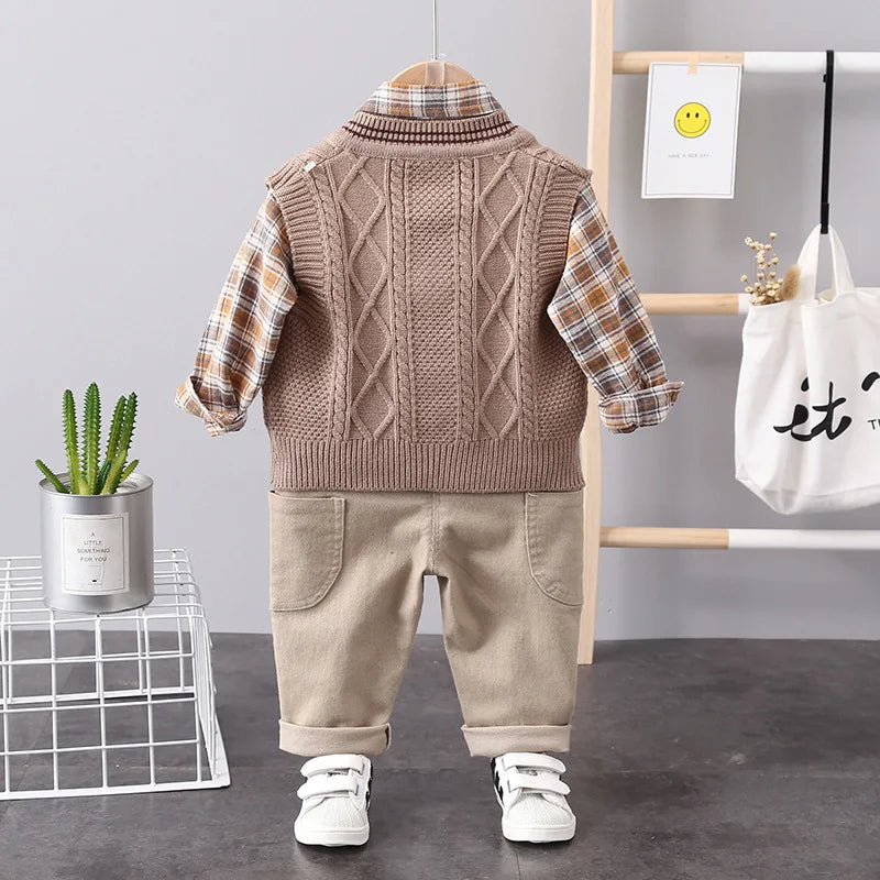 Ensemble Garçon 3 Pièces Chic Décontracté – Chemise à Carreaux, Gilet & Pantalon