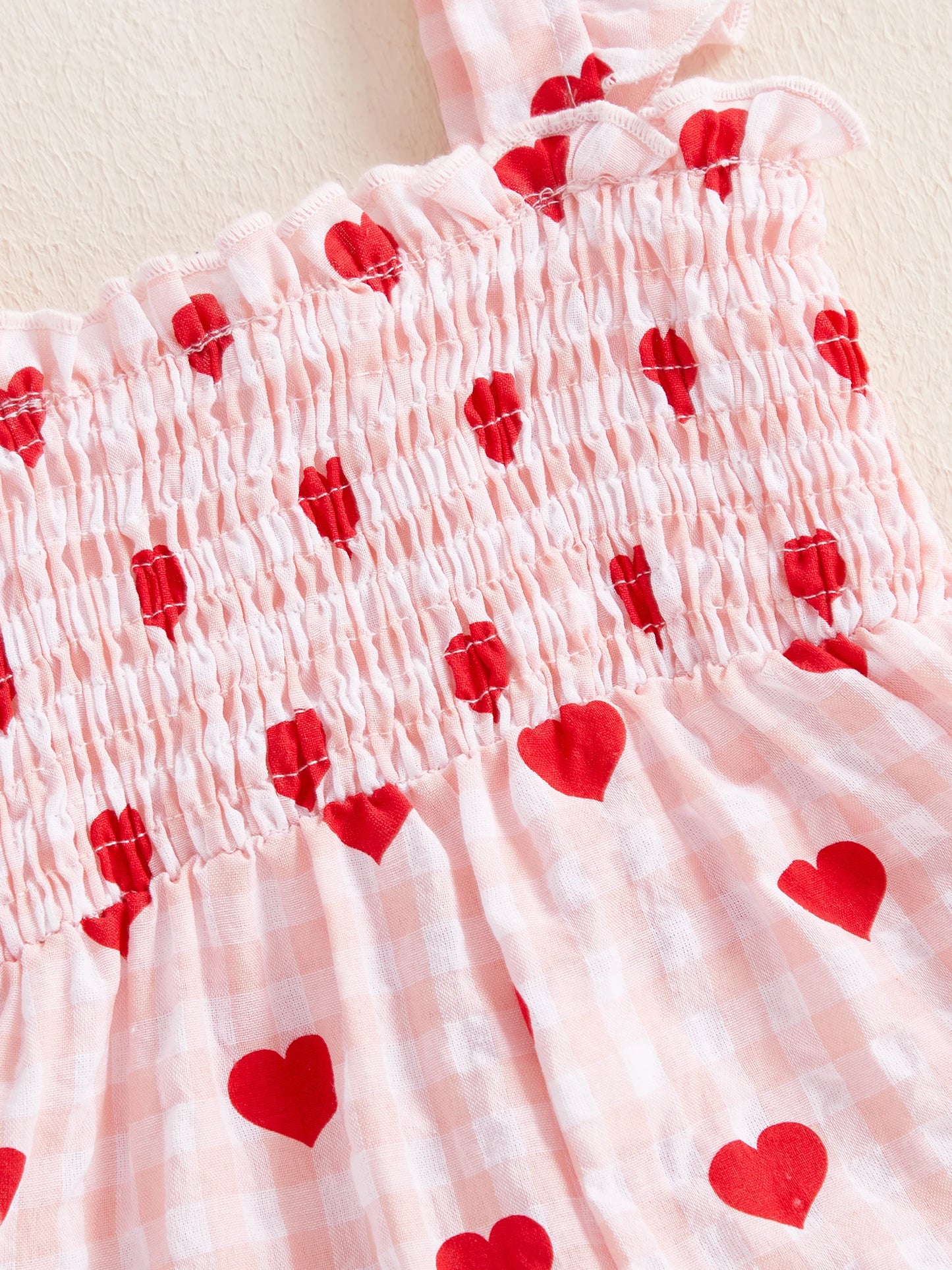 Combinaison bébé à cœurs – Fille (1–3 ans)