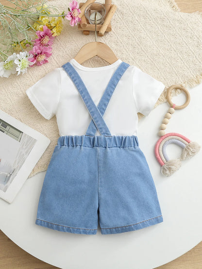 Ensemble été bébé fille 2 pièces – T-shirt doux & salopette légère en jean (6–36 mois)