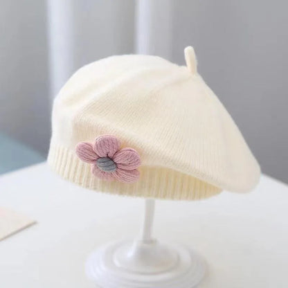 Béret Bébé en Maille Fleur – Bonnet Chaud d’Hiver