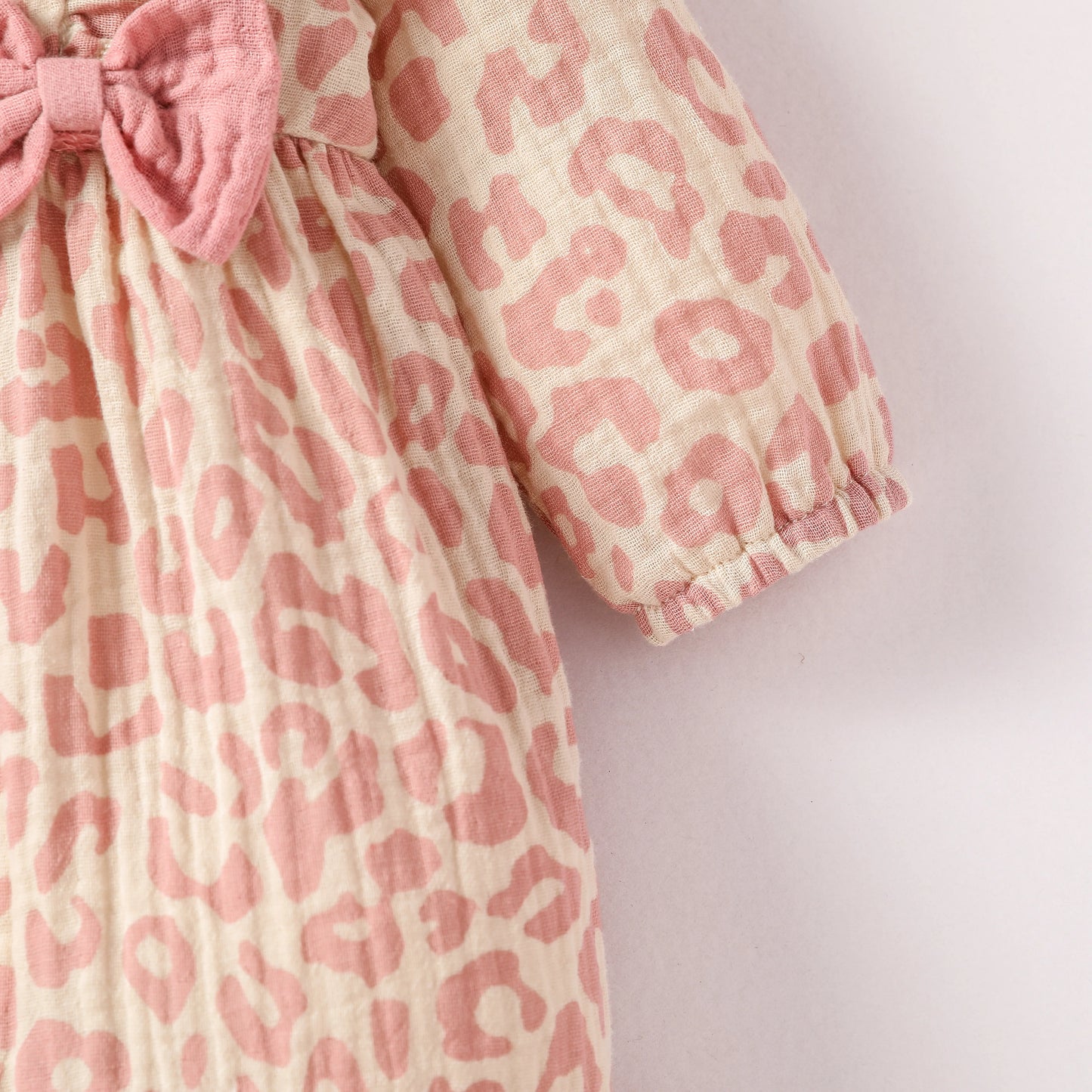 Combinaison Bébé Fille en Coton avec Nœud – Douce & Élégante