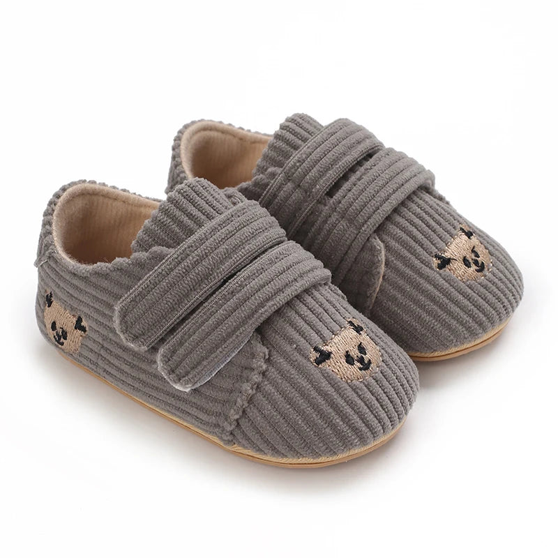Chaussons Bébé Ourson en Coton Doux – Semelle Souple & Intérieur Moelleux
