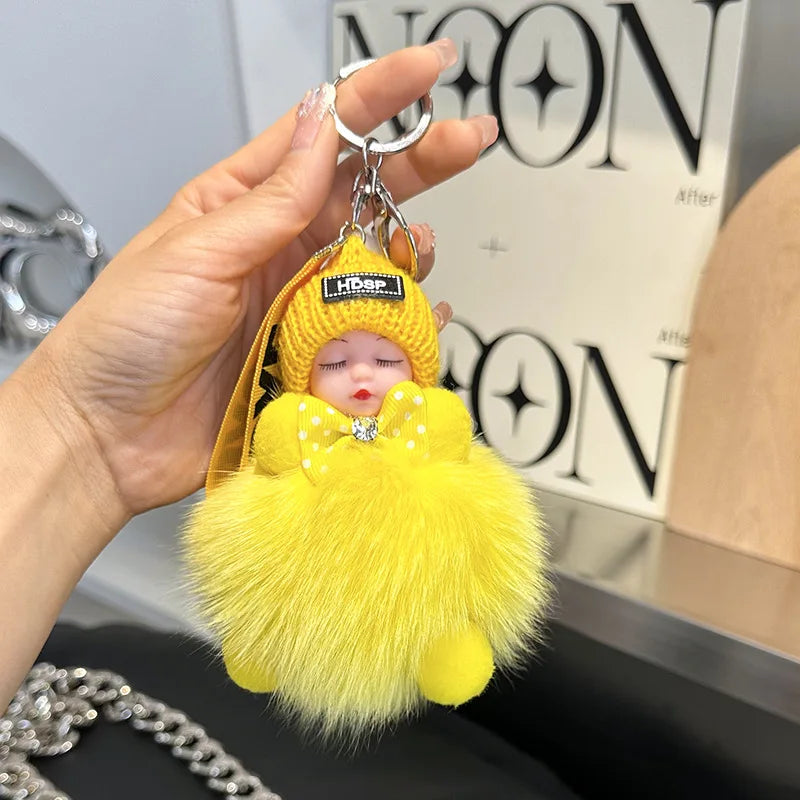 Porte-clés Poupée Pompon Luxe – Peluche Douce & Charme Élégant (Sac & Clés)
