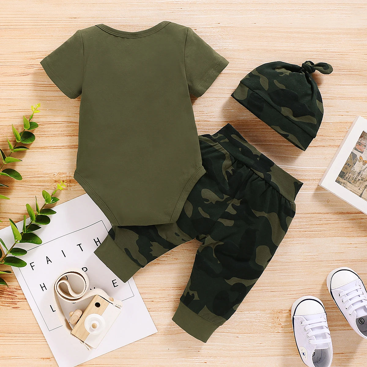 Ensemble Bébé Garçon Été – Body Manches Courtes & Pantalon Camouflage en Coton