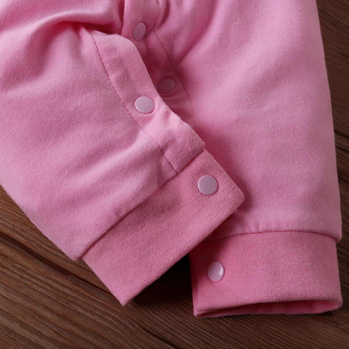 Combinaison Pyjama Bébé Rose + Bonnet – Motif Couronne | 12–36 Mois