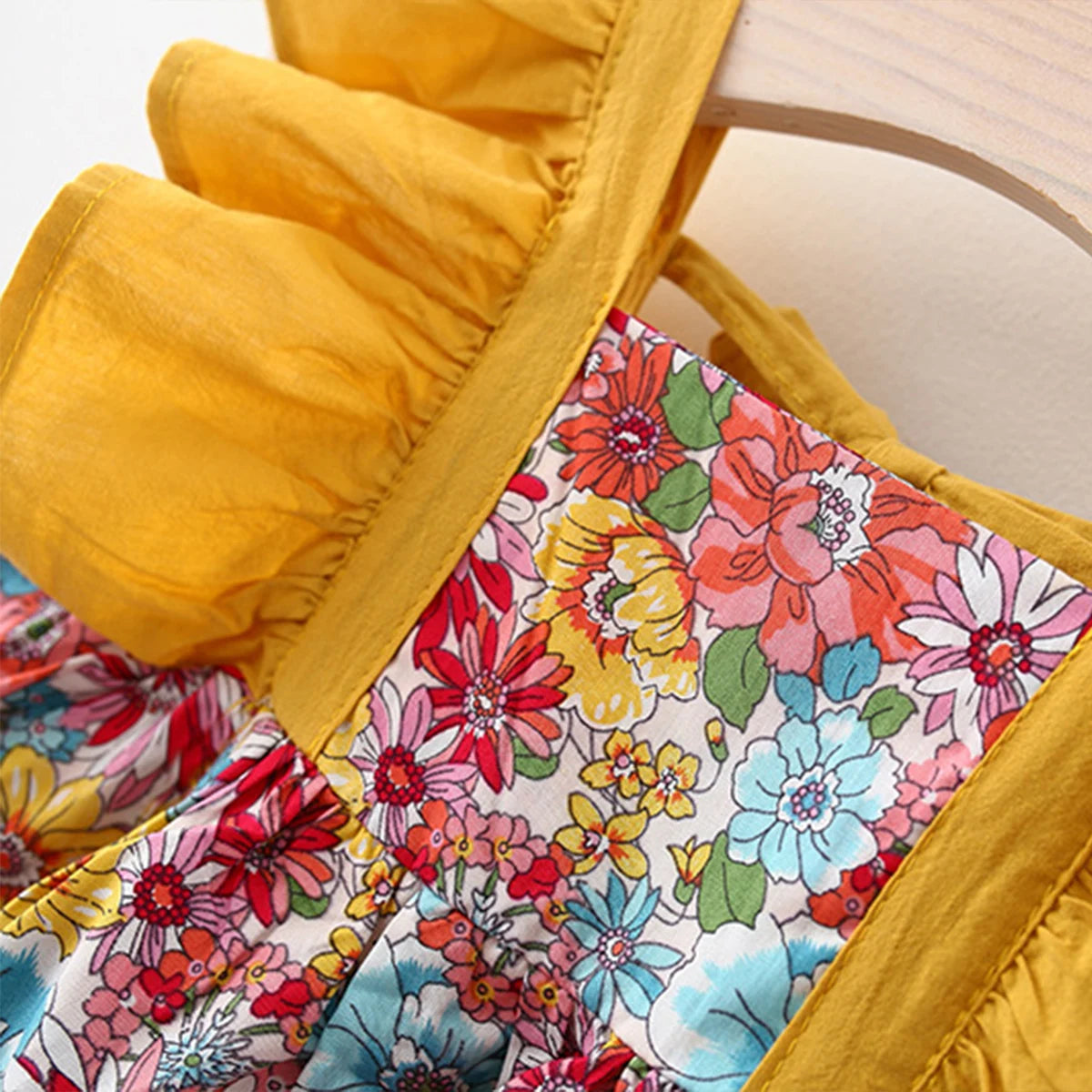 Robe Bébé Fille Fleurie à Manches Volantes – Style Princesse