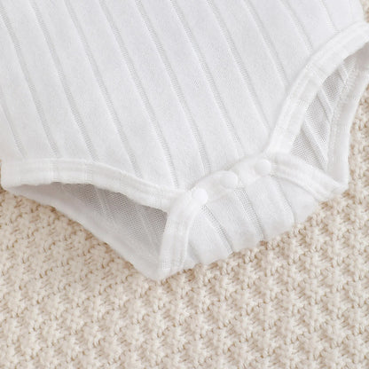 Ensemble Bébé 3 Pièces Doux & Élégant – Body, Pantalon & Bonnet