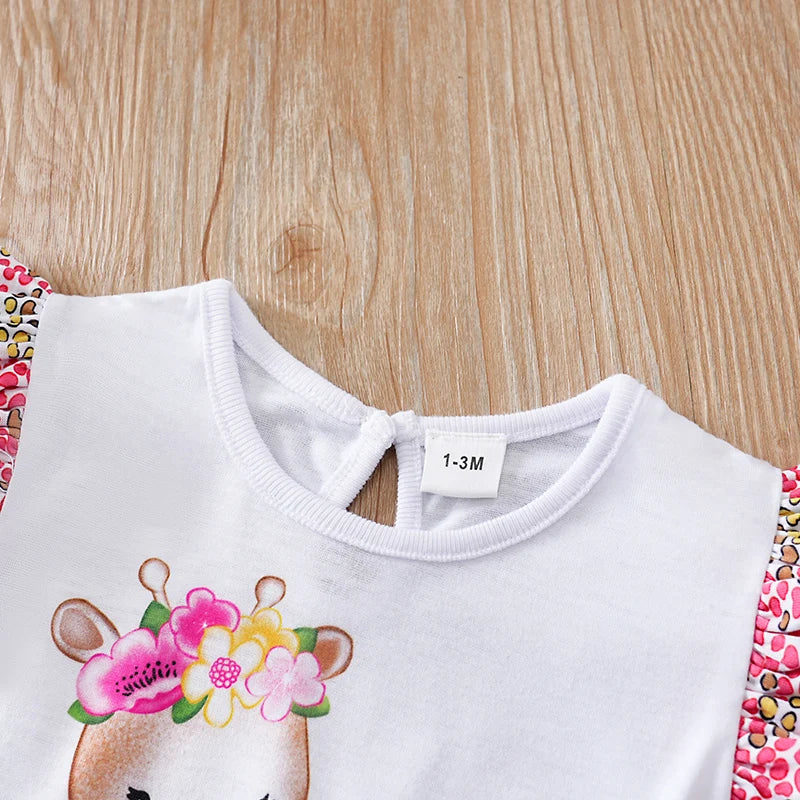 Barboteuse bébé fille – Motif faon tacheté & fleurs – Manches volantées – Confort été (0–12 mois)