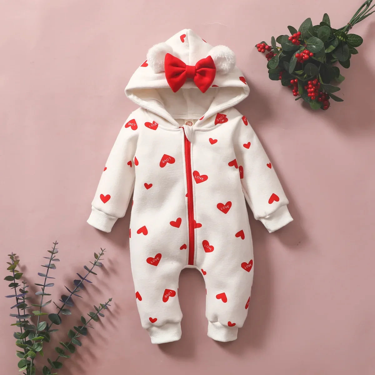 Combinaison Bébé Zippée à Capuche – Motifs Cœurs | 0–12 Mois (Fille/Unisexe)