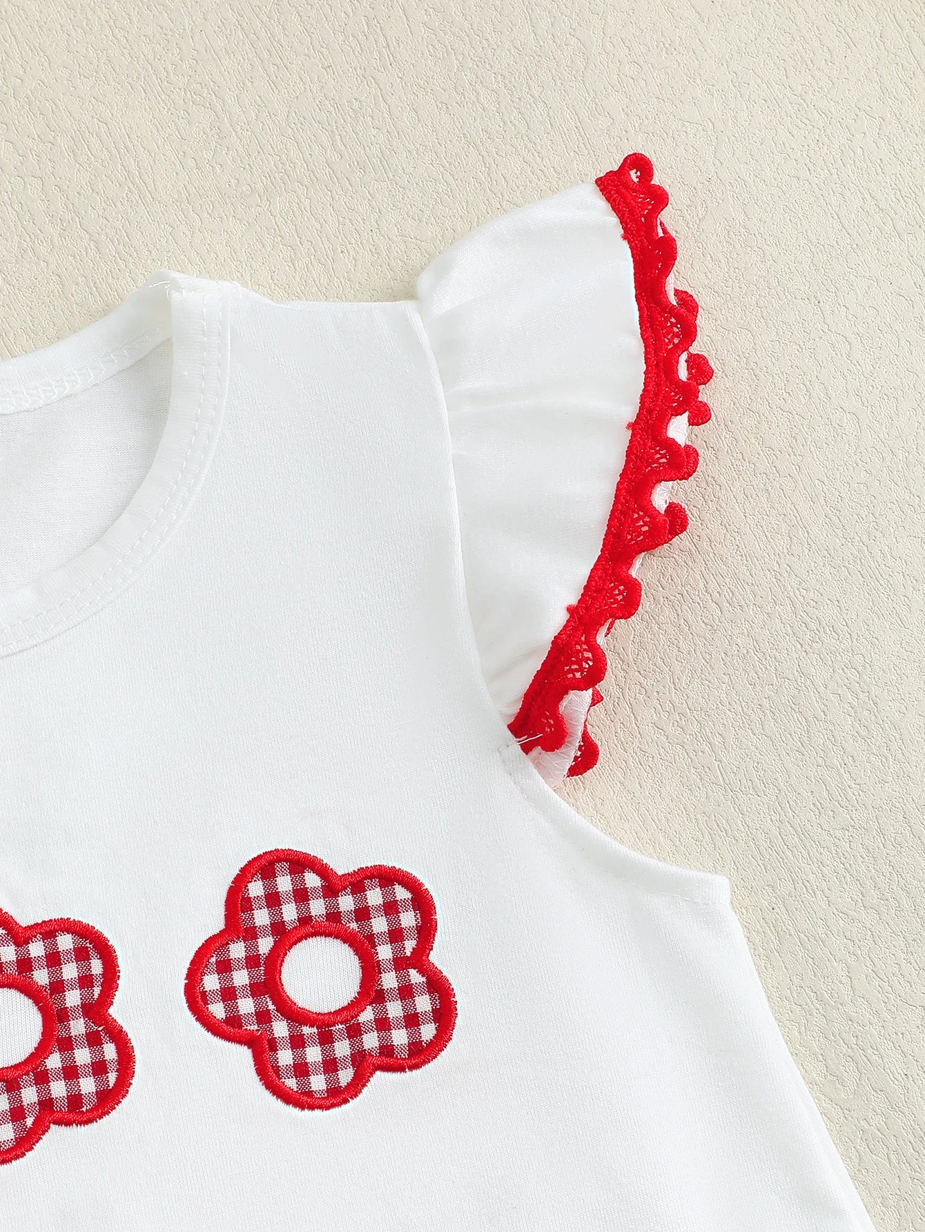 Ensemble Bébé Fille Blanc & Rouge – Haut Détails Cœur + Bas Assorti
