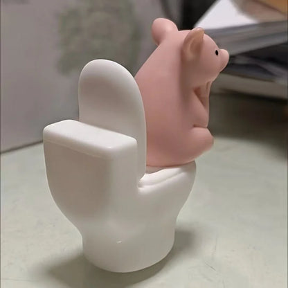 Figurine cochon rose sur les toilettes - Décoration fantaisiste en PVC pour la maison, le bureau et la voiture |   Cadeau idéal pour les amis |   Polyvalent en intérieur