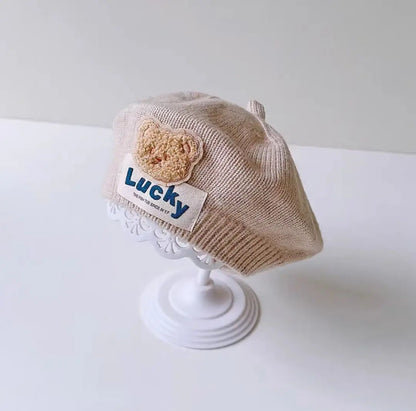 Béret Bébé en Maille Fleur – Bonnet Chaud d’Hiver