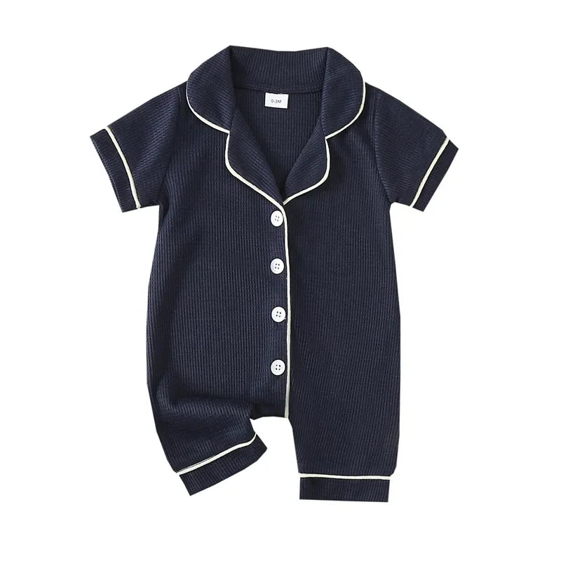 Barboteuse bébé unisexe à manches courtes – Pyjama confortable (0–24 mois)
