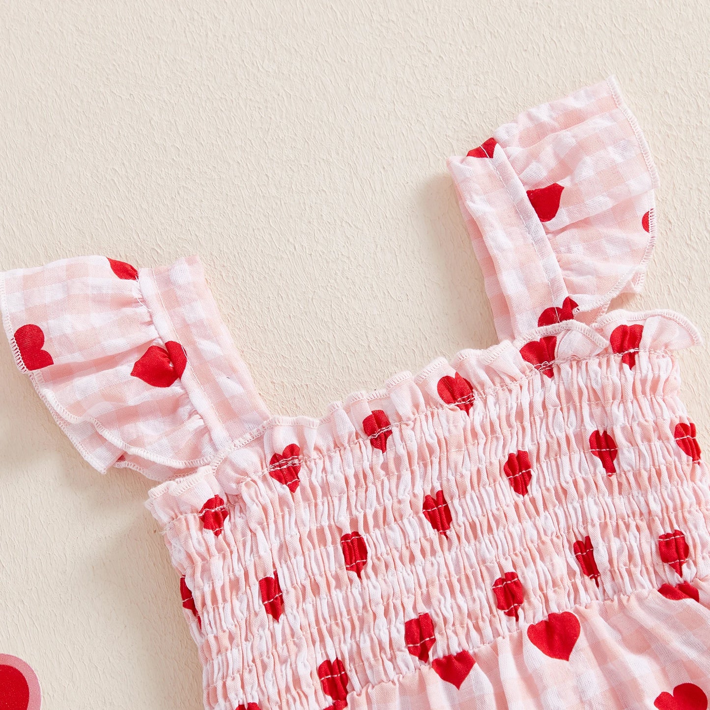 Combinaison bébé à cœurs – Fille (1–3 ans)