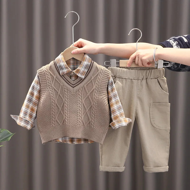 Ensemble Garçon 3 Pièces Chic Décontracté – Chemise à Carreaux, Gilet & Pantalon