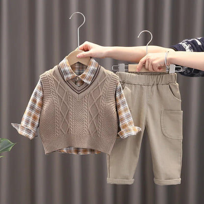 Ensemble Garçon 3 Pièces Chic Décontracté – Chemise à Carreaux, Gilet & Pantalon