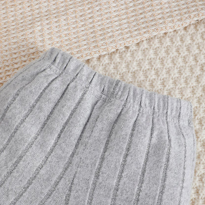 Ensemble Bébé 3 Pièces Doux & Élégant – Body, Pantalon & Bonnet