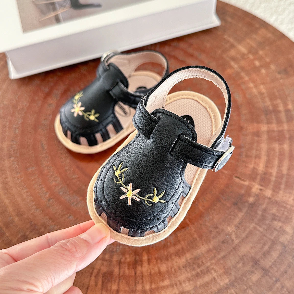 Sandales Petite Princesse – Chaussures Bébé Élégantes pour l’Été